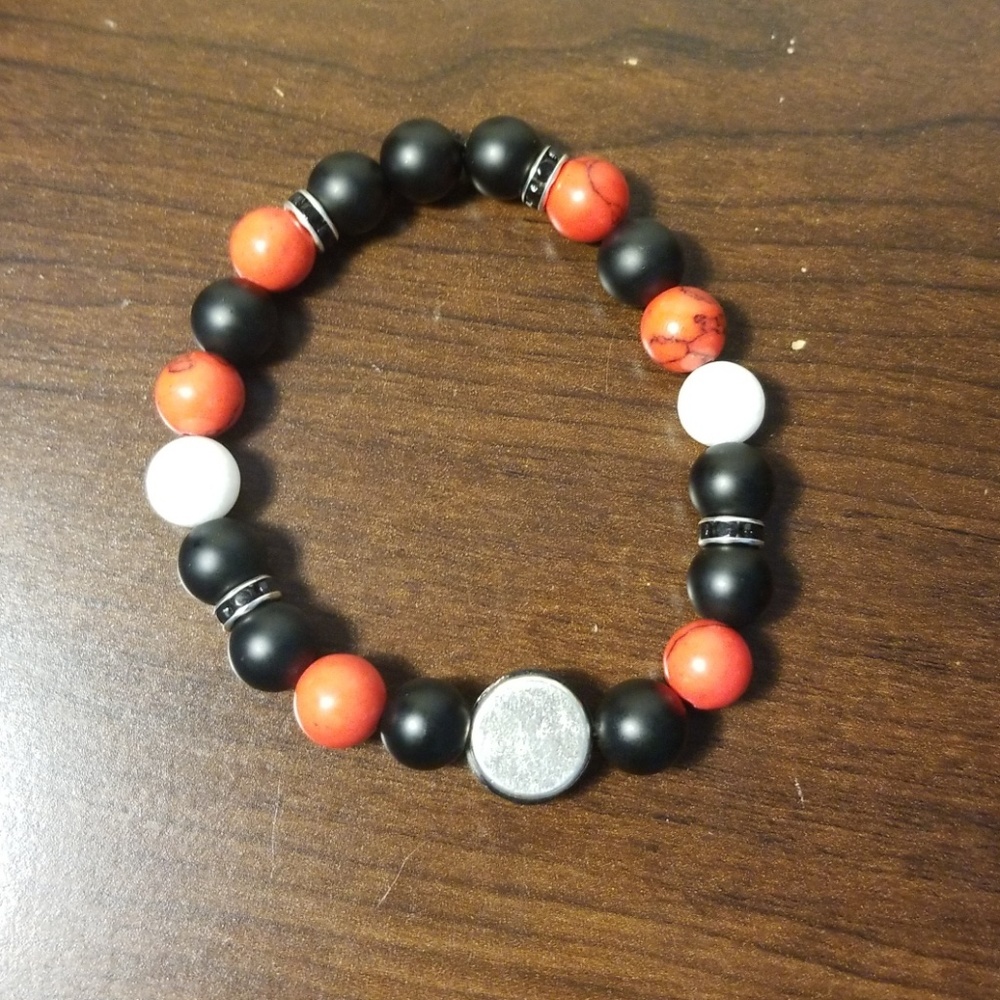 Falcons beaded bracket - Picture 2 of 3